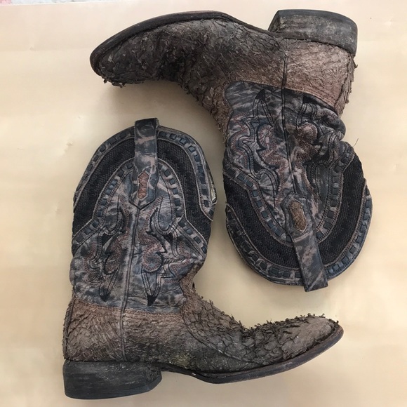 corral fish boots